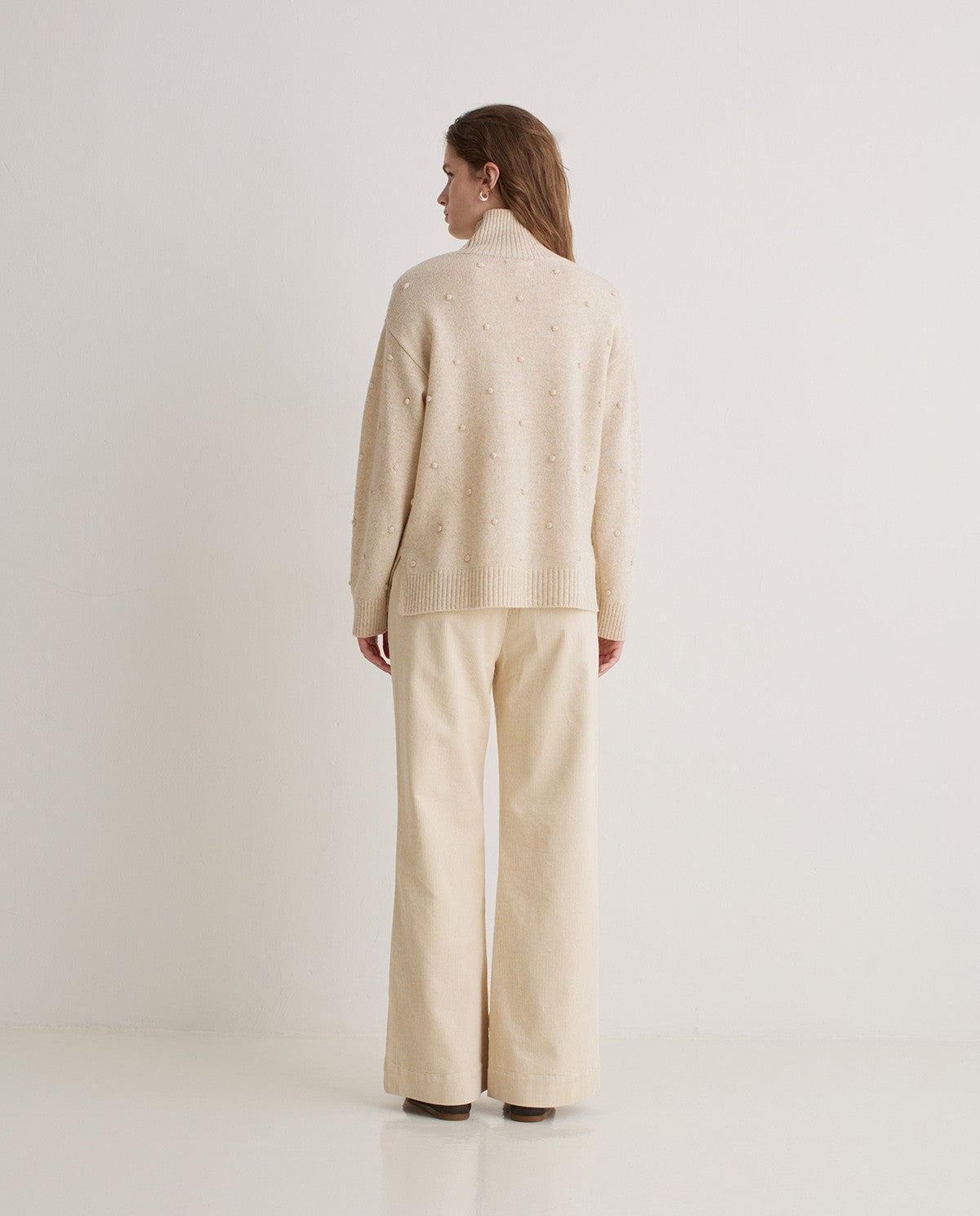 YERSE - Maglia misto lana con pompom, Ecru