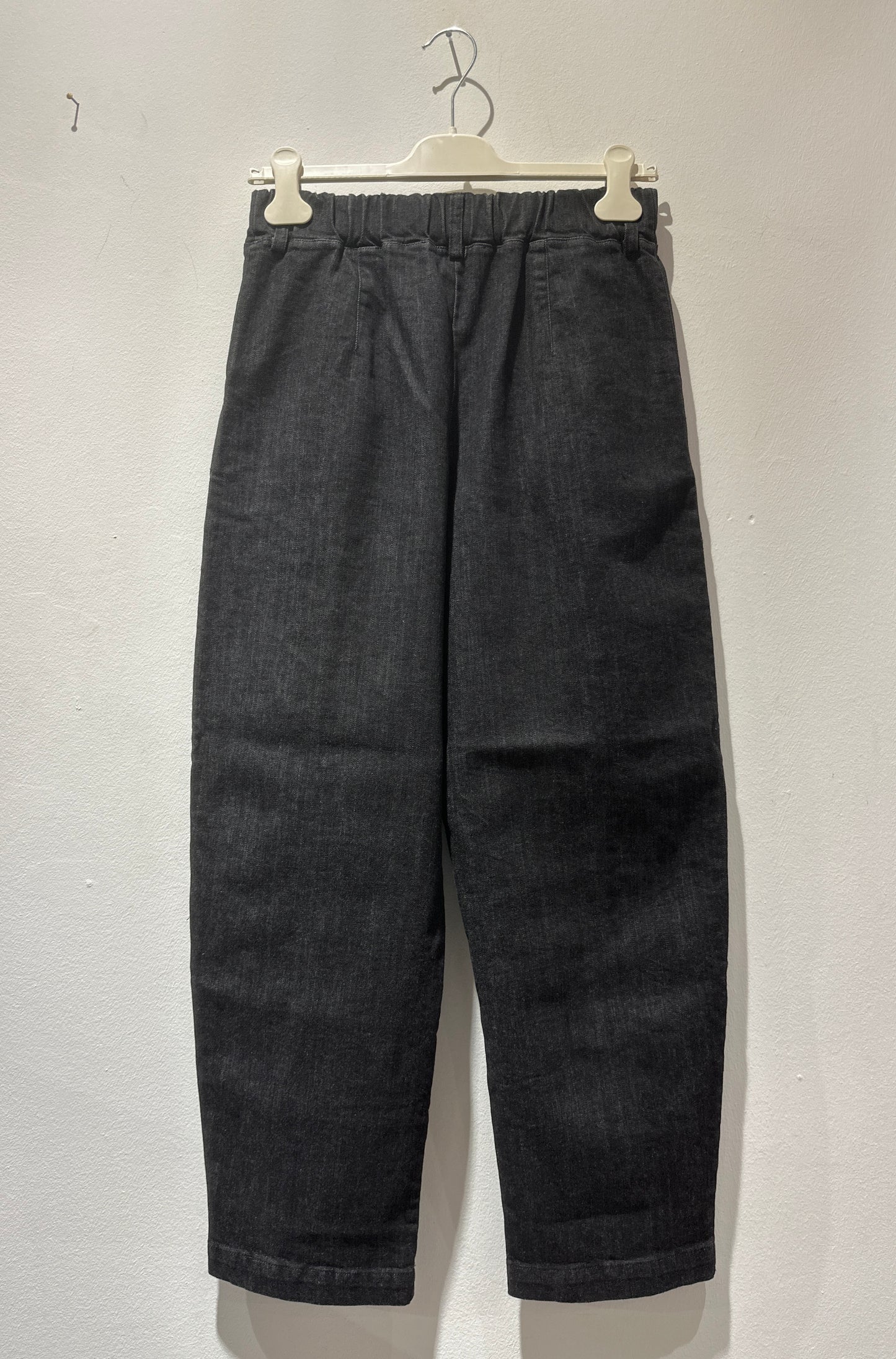 ThiPo - Pantalone denim banana, Nero