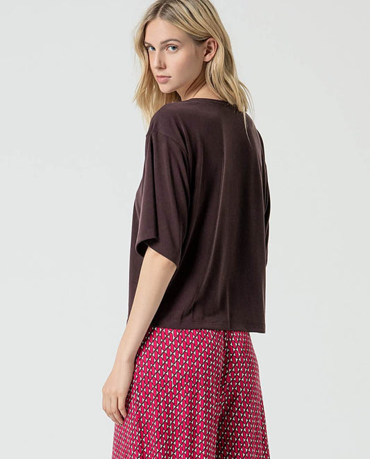 SURKANA - T-shirt scollo V con manica raglan, Marrone