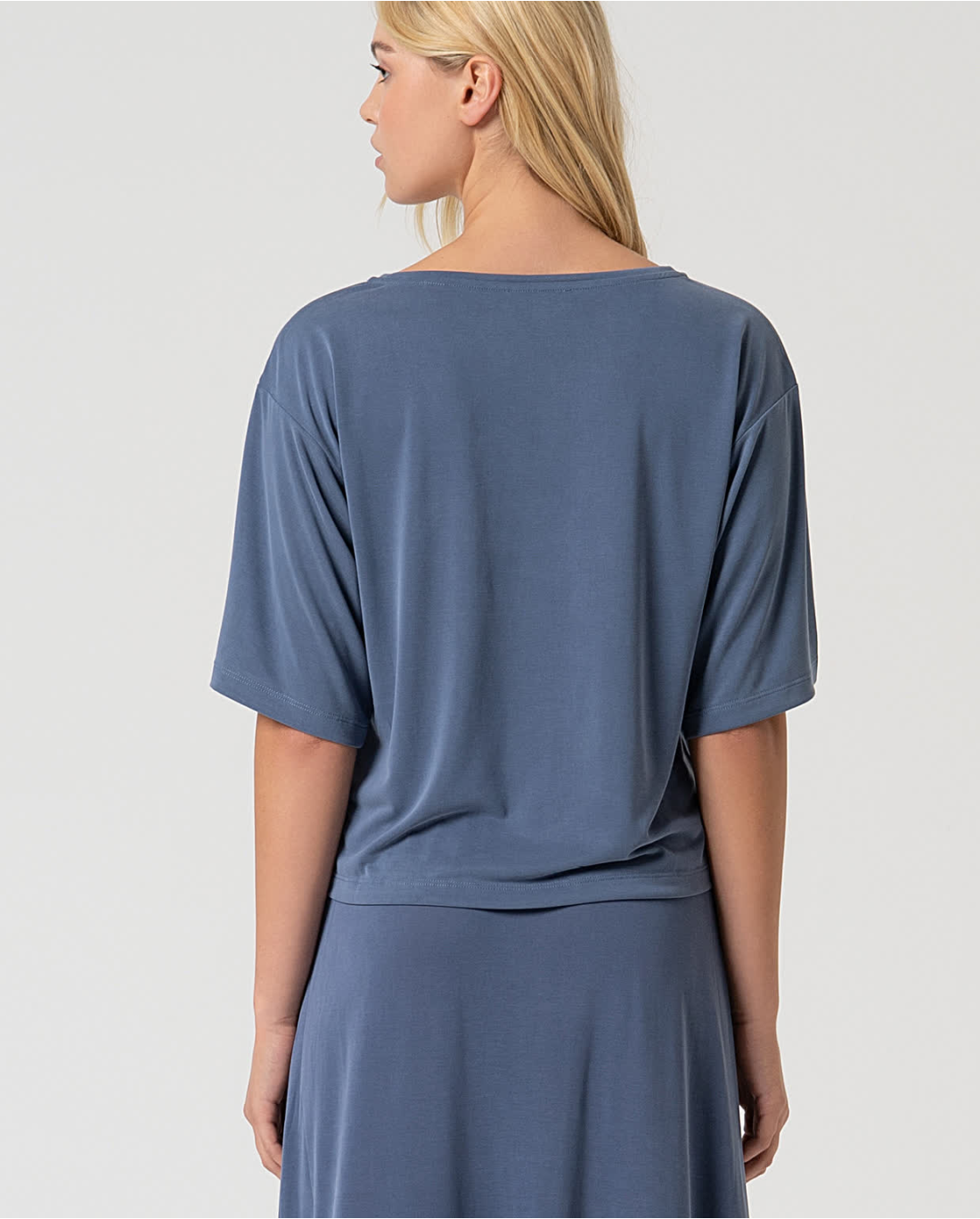 SURKANA - T-shirt scollo V con manica raglan, Indigo
