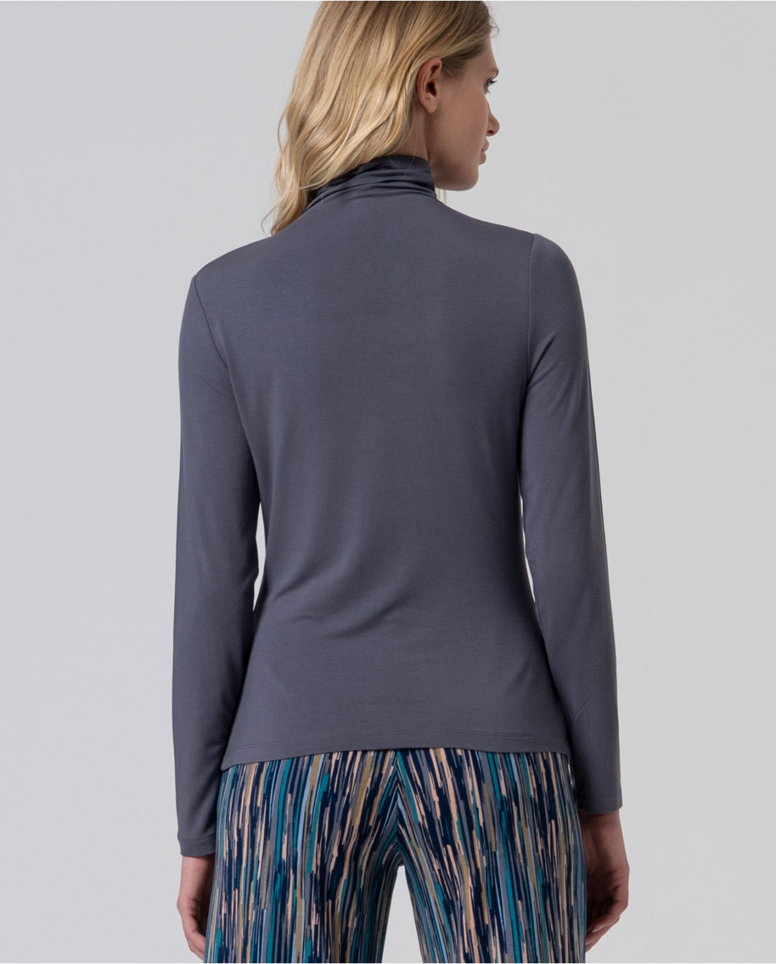 SURKANA - T-shirt dolcevita in viscosa, Grigio Scuro