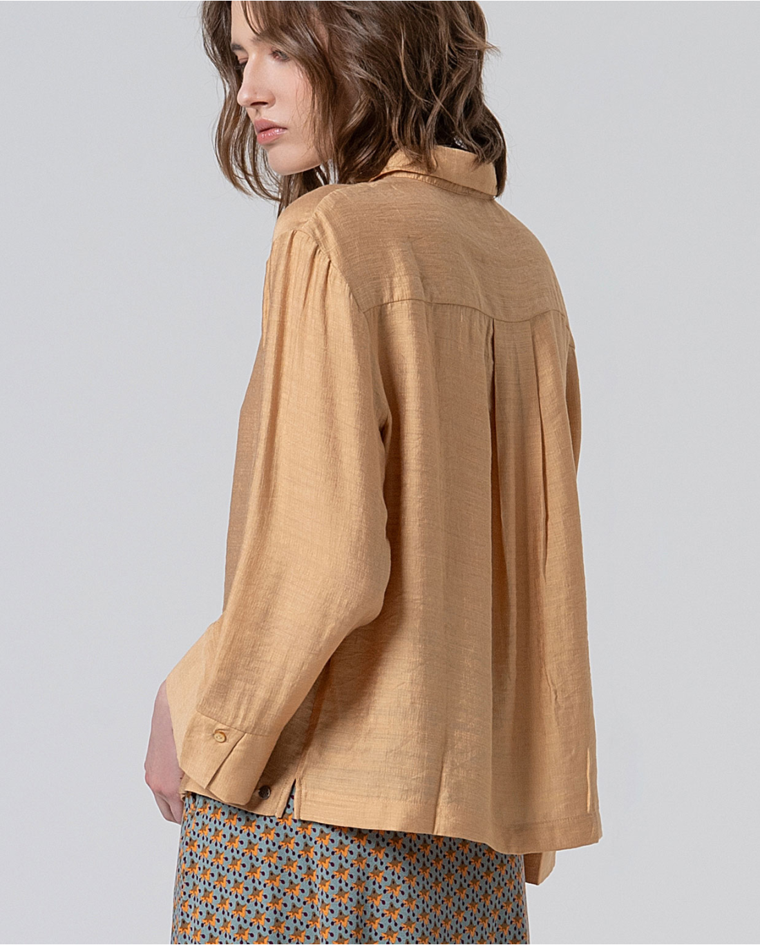 SURKANA - Camicia oversize con maniche a campana, Beige