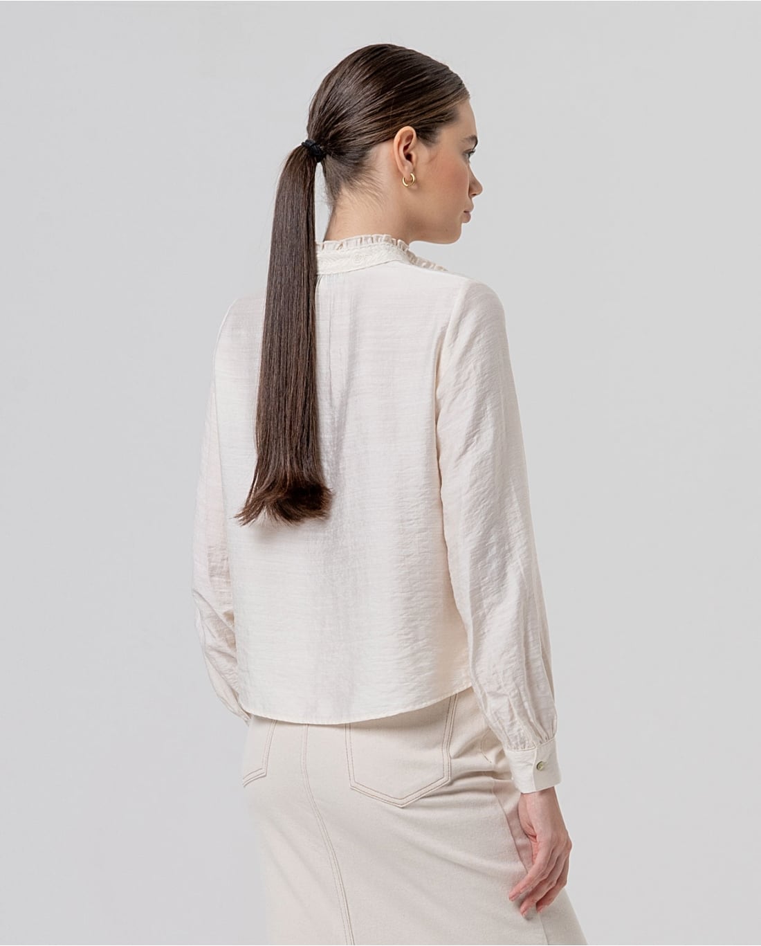SURKANA - Blusa a collo alto con pizzo