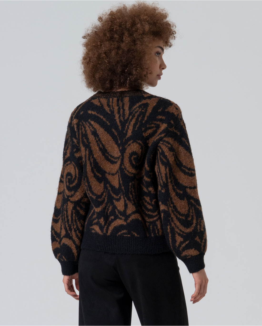 SURKANA - Maglione jacquard con manica a sbuffo, Marrone
