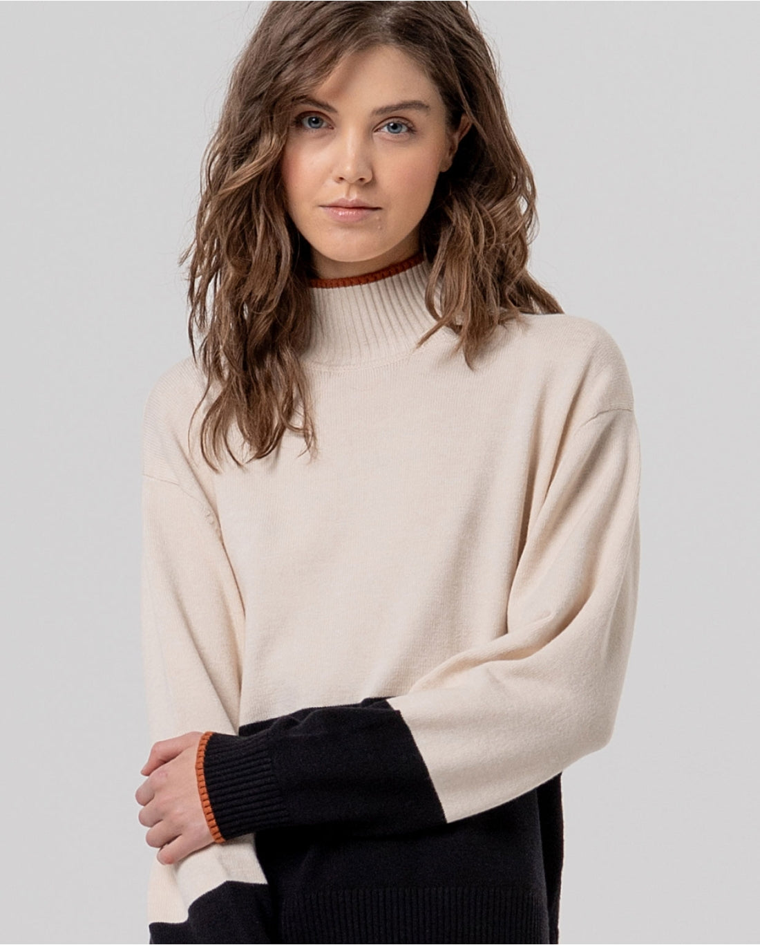 SURKANA - Maglione lupetto bicolor