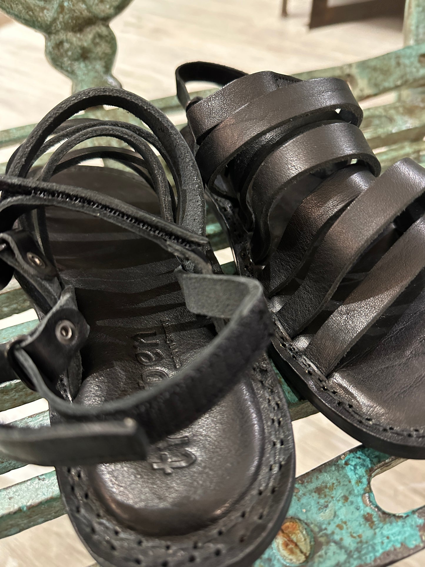 TRIPPEN - Sandalo Growth Black
