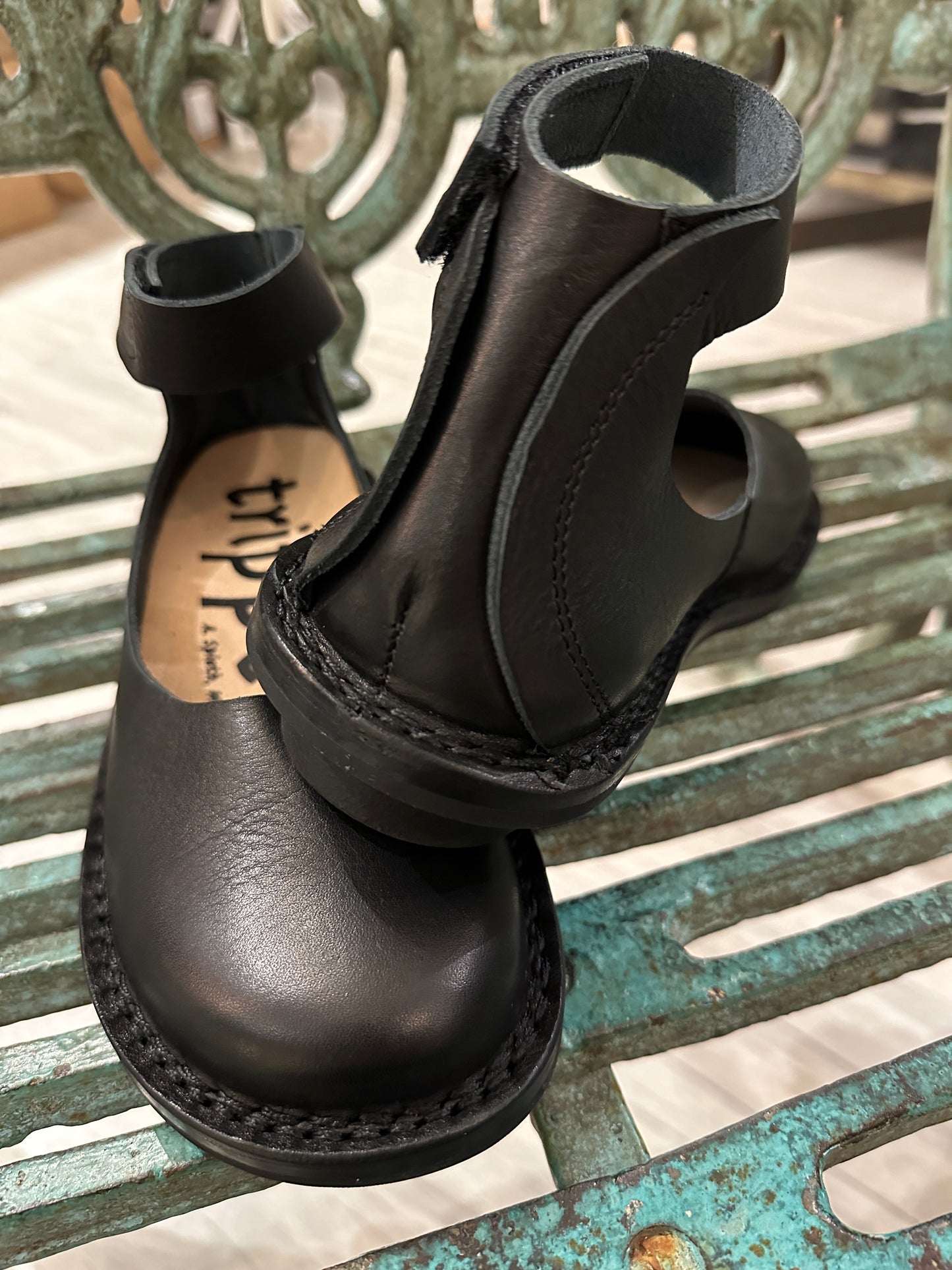 TRIPPEN - Sandalo Core Black