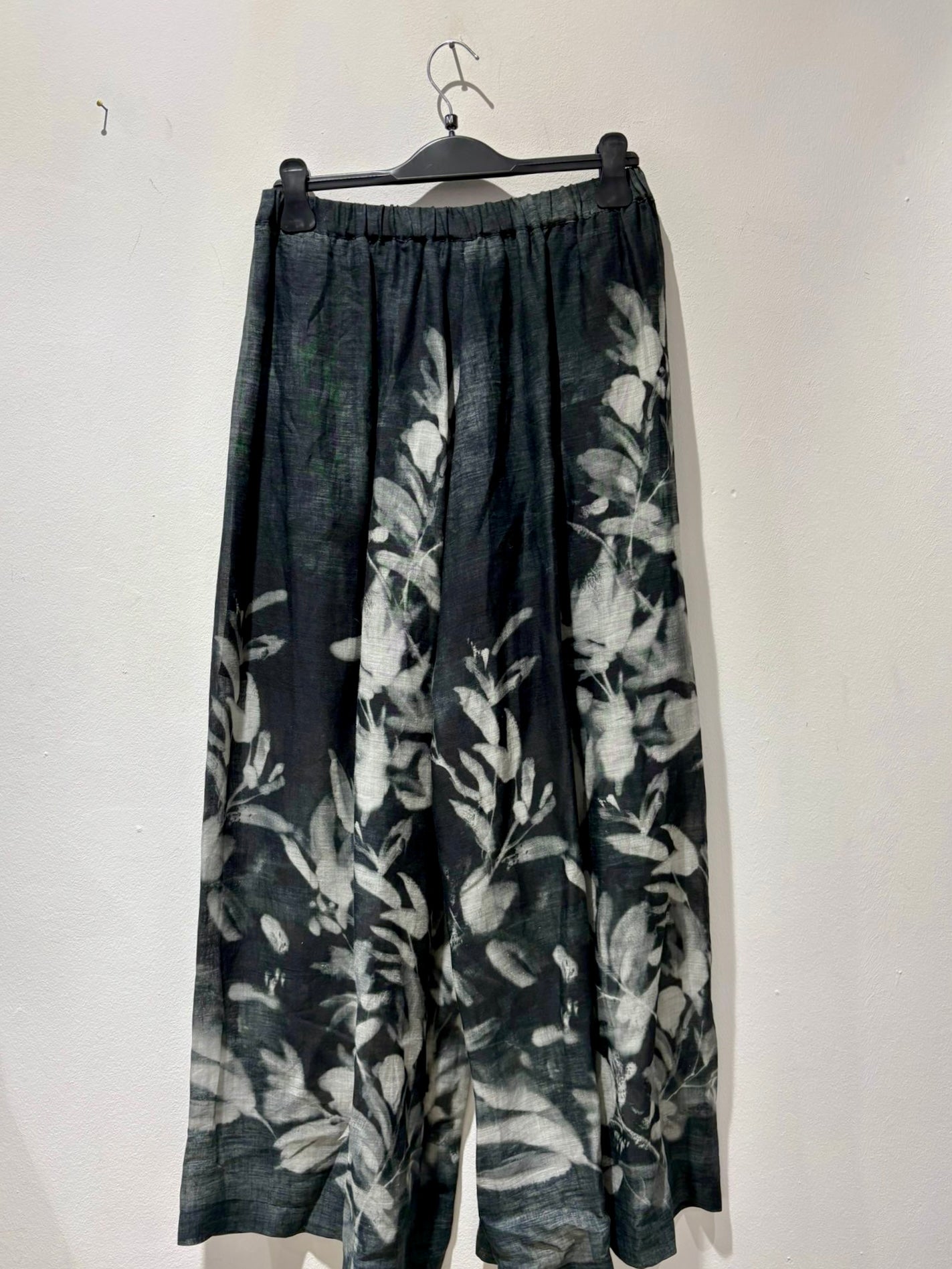 MANESERA - Pantalone stampa floreale, Nero