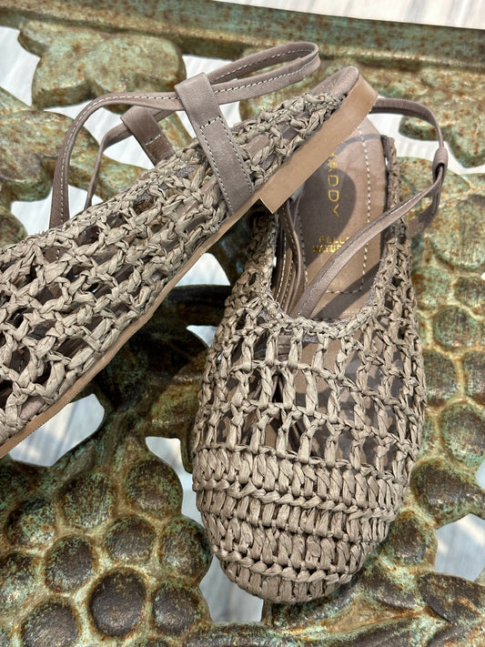 SHADDY - Sandalo traforato con lacci, Beige