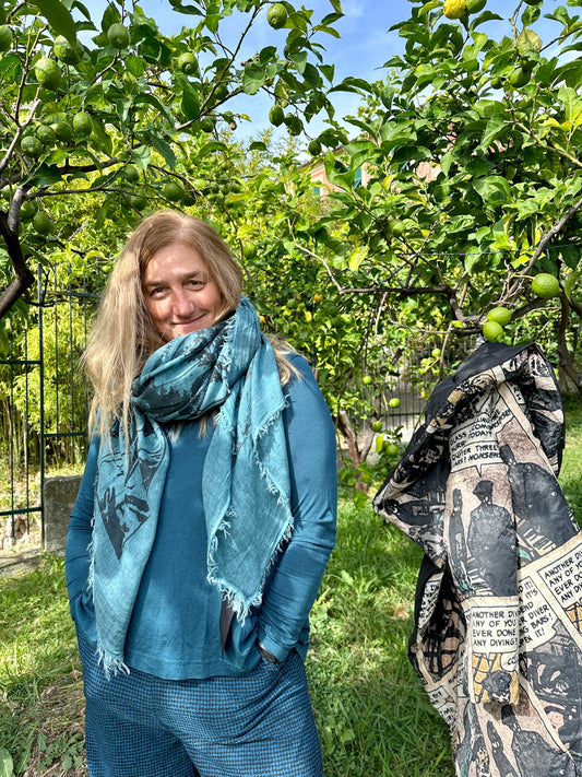 RUNDHOLZ - Sciarpa Stampa Fumetti, Ink