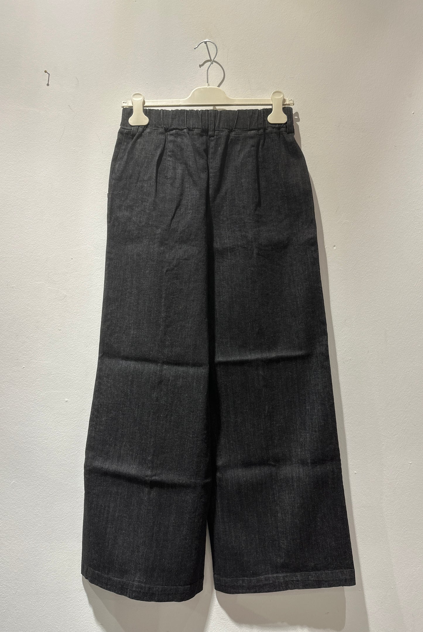 ThiPo - Pantalone denim a zampa, Nero