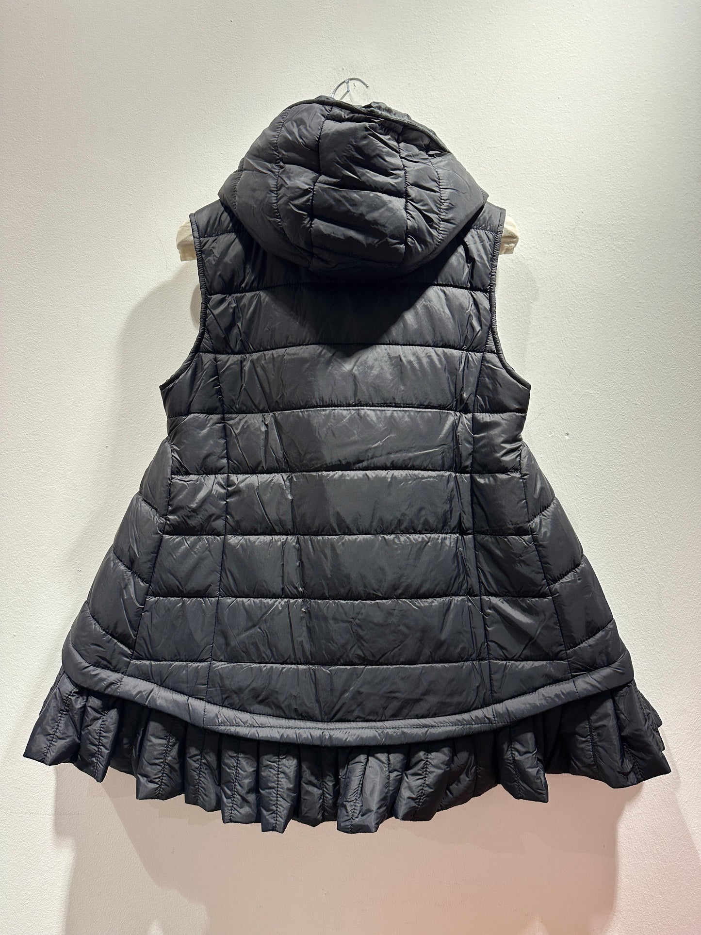 PLÜ - Piumino smanicato nero