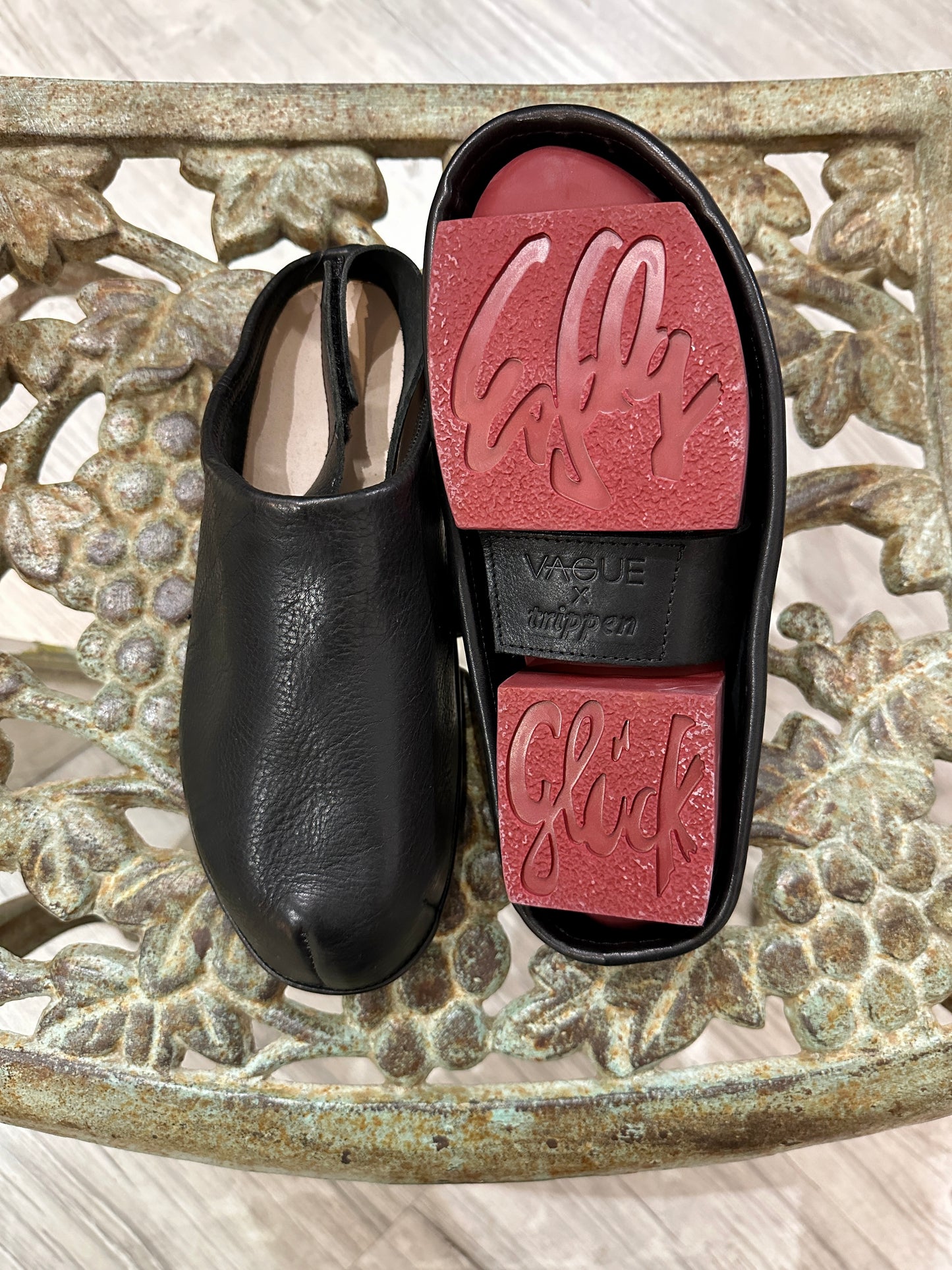 TRIPPEN - Scarpa Crescent Nera, suola Rossa