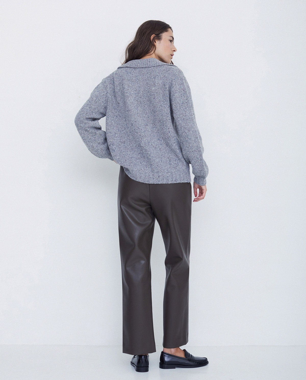YERSE - Maglione in lana merino con scollo a V, Grigio