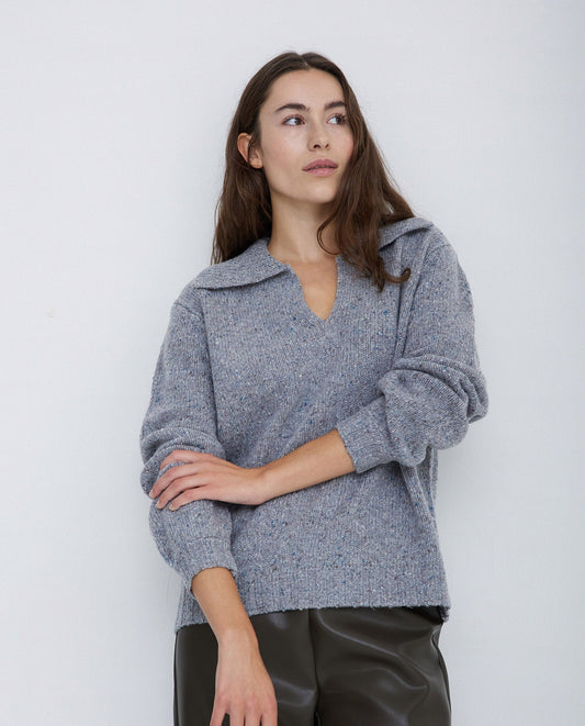YERSE - Maglione in lana merino con scollo a V, Grigio