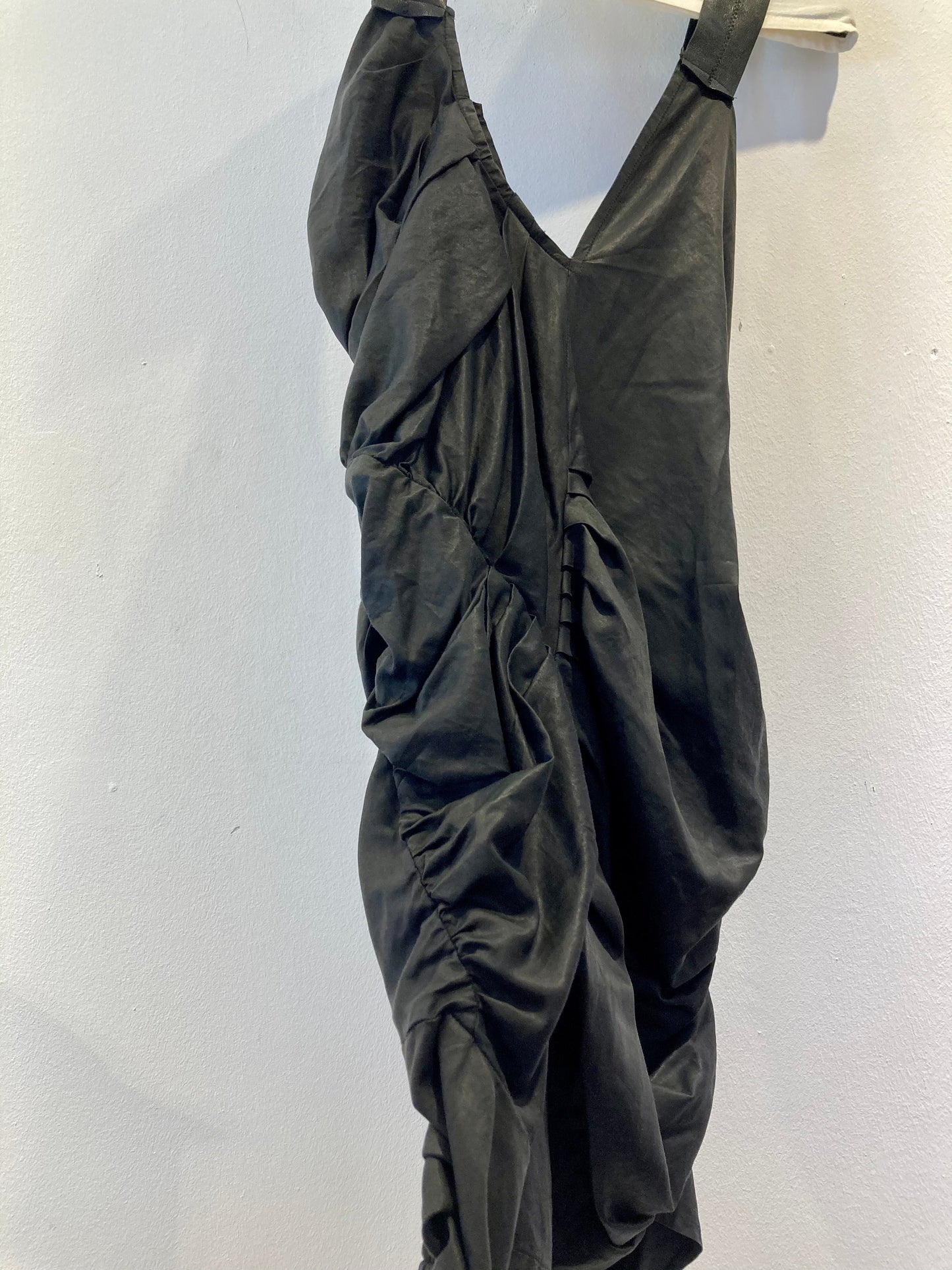 ART259 - Abito in pelle