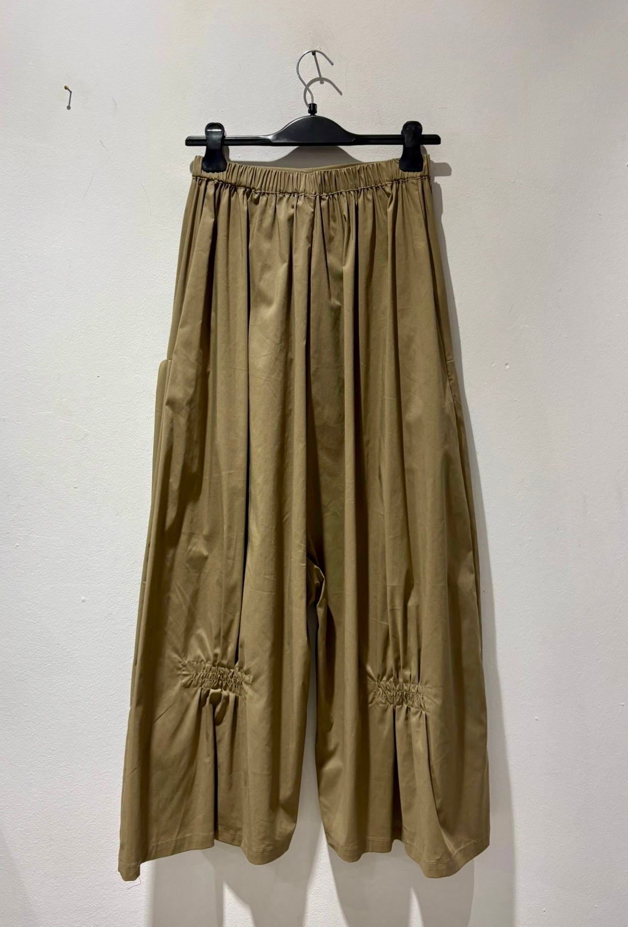 MANESERA - Pantalone ampio, Kaki