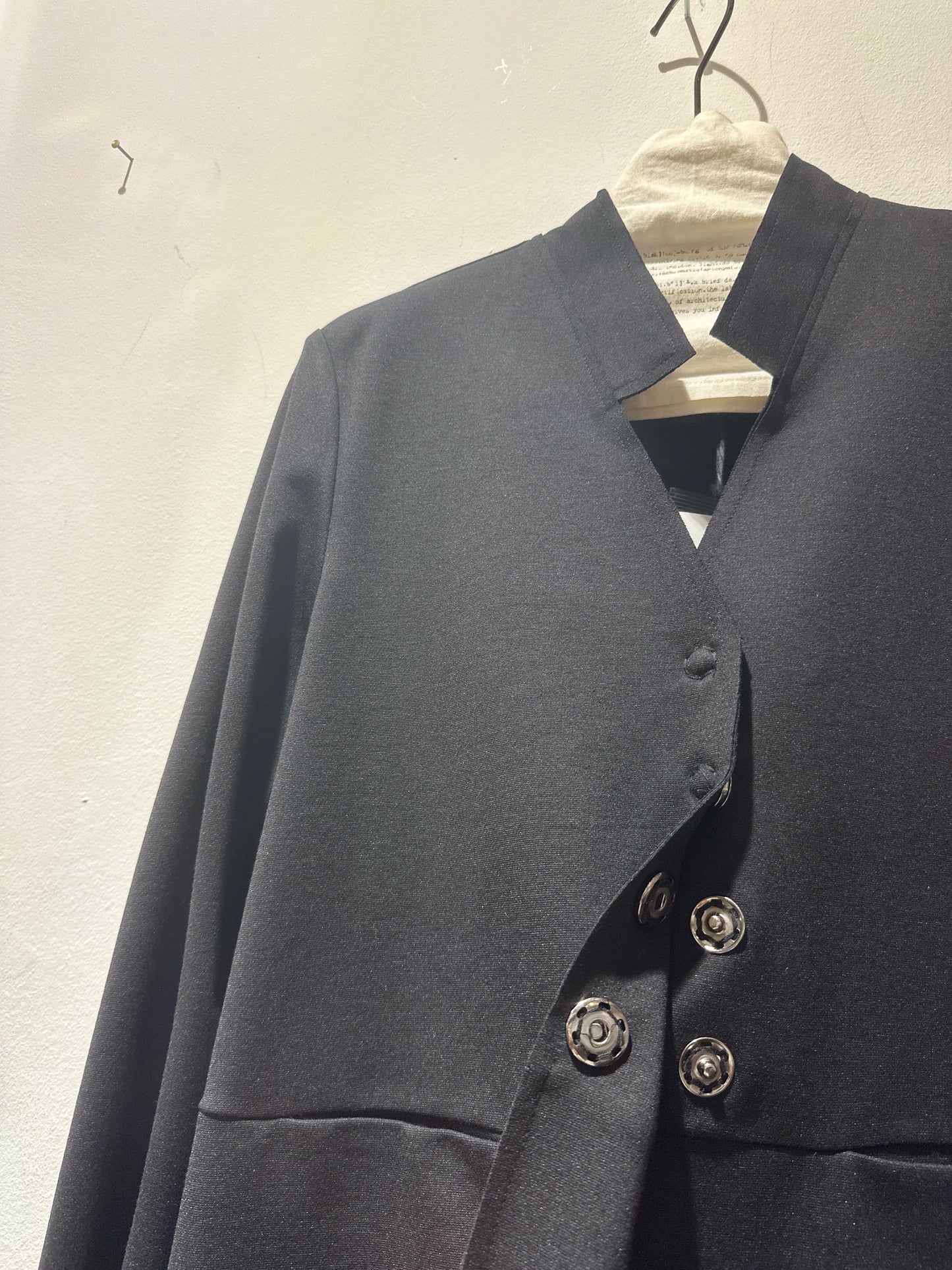 JM Design - Giacca liscia scollo a V, Nero