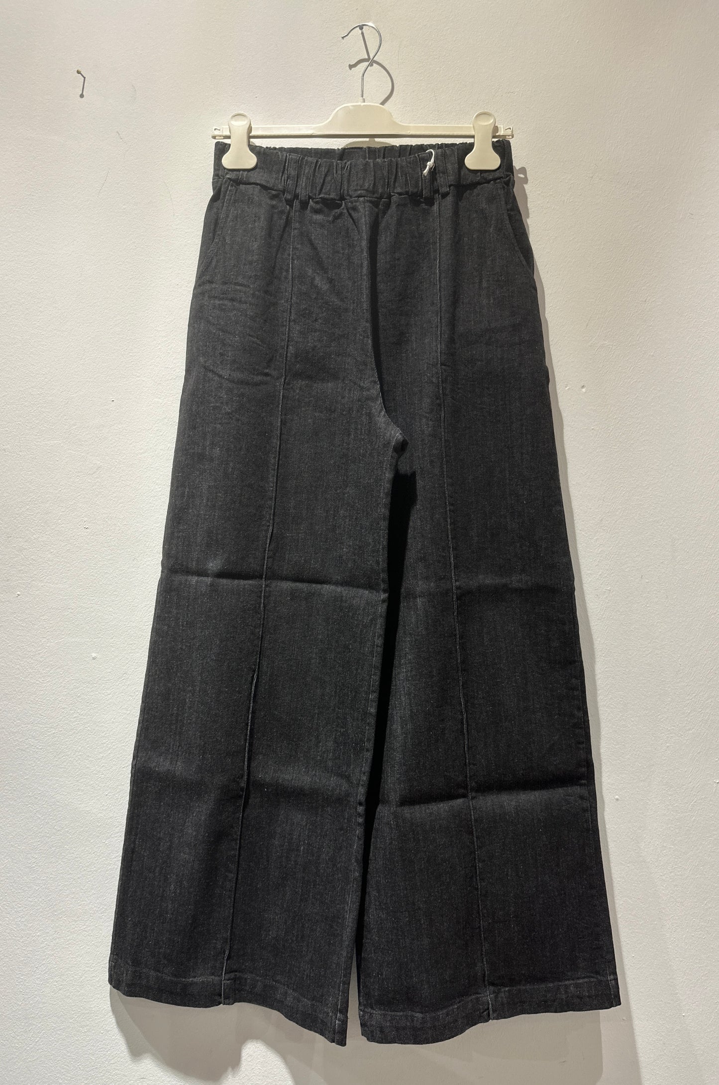 ThiPo - Pantalone denim a zampa, Nero