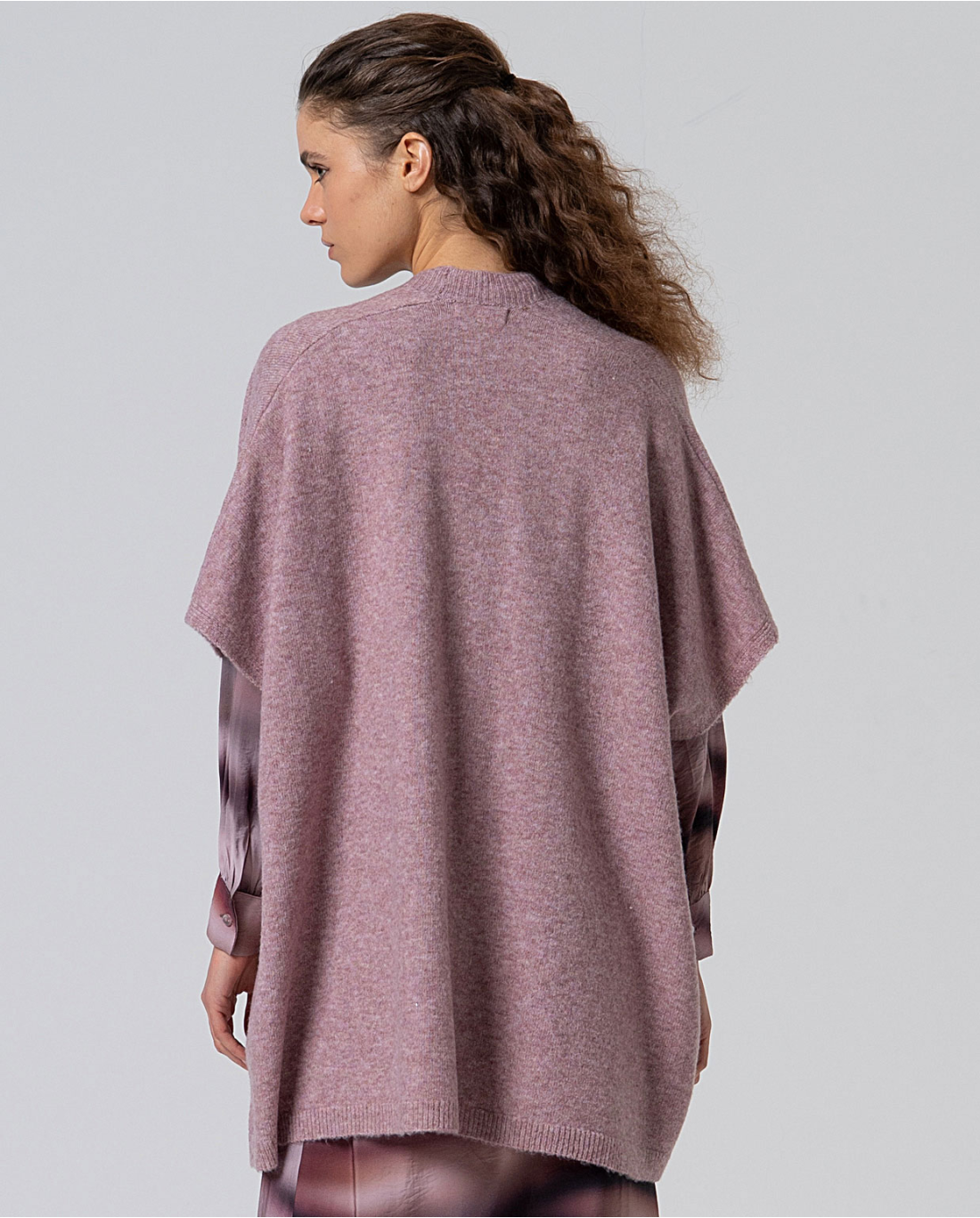 SURKANA - Poncho aperto in tricot con tasche, Rosa Pallido