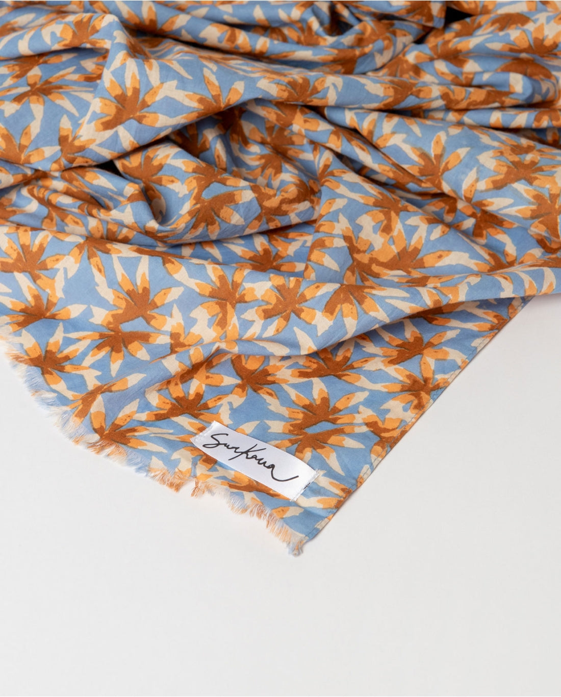 SURKANA - Foulard rettangolare stampato con frange corte, Blu polvere