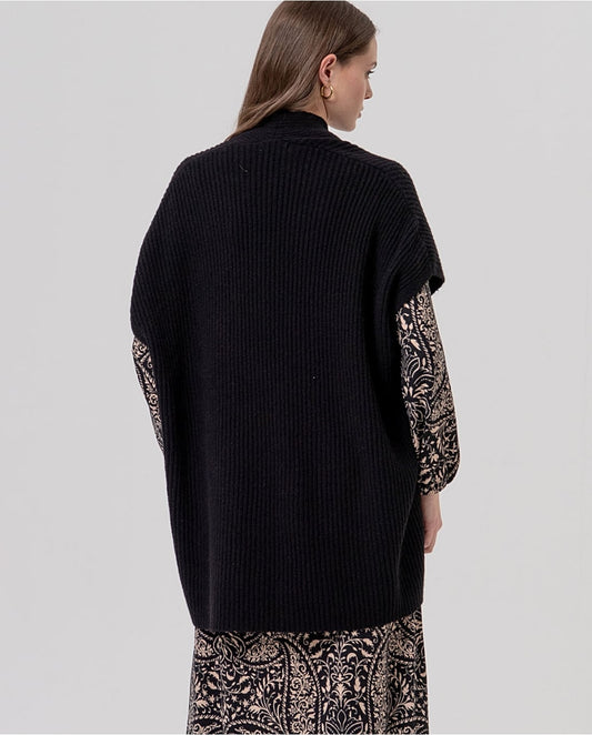 SURKANA - Poncho a coste con collo, nero