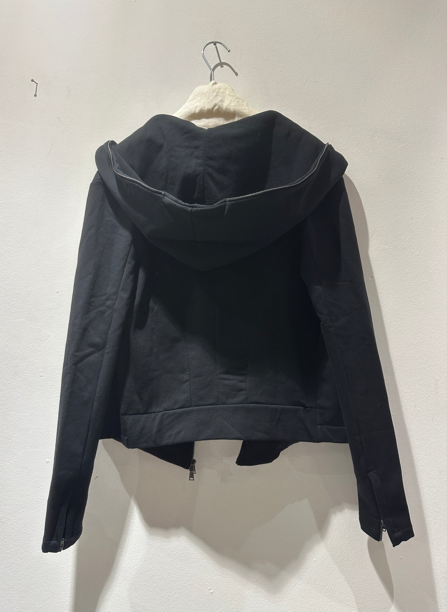 JM Design - Felpa crop con cappuccio, Nera