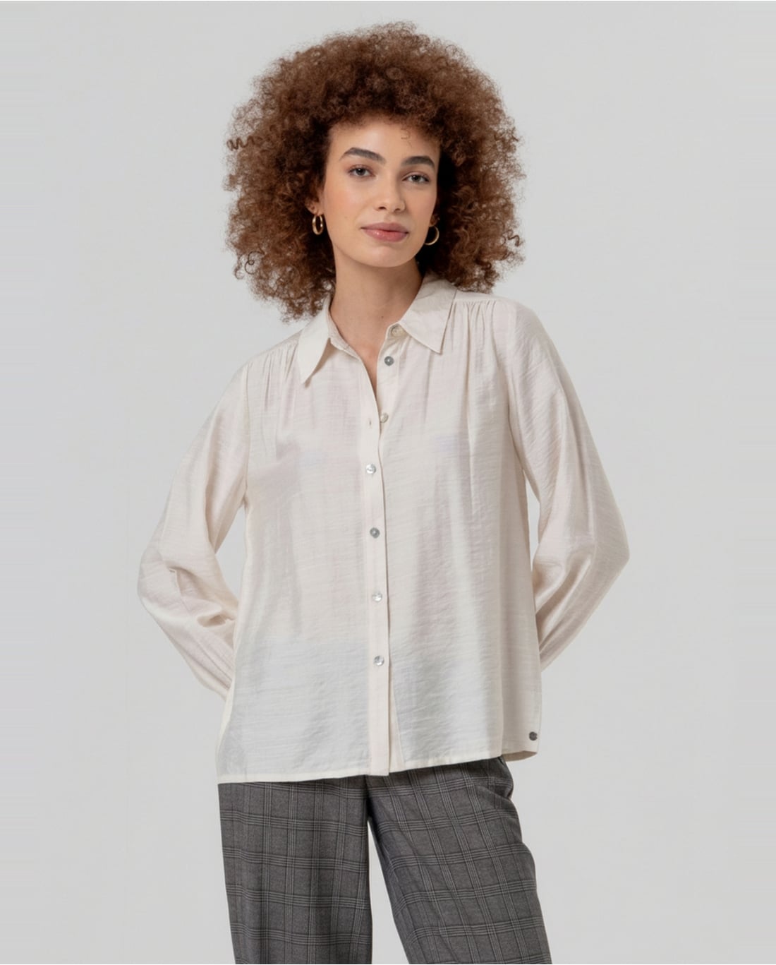 SURKANA - Camicia fluida con spalle arricciate