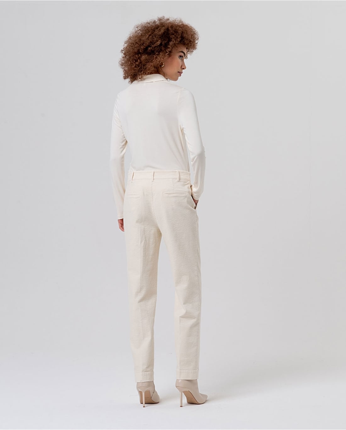 SURKANA - Pantalone chino in velluto Crudo