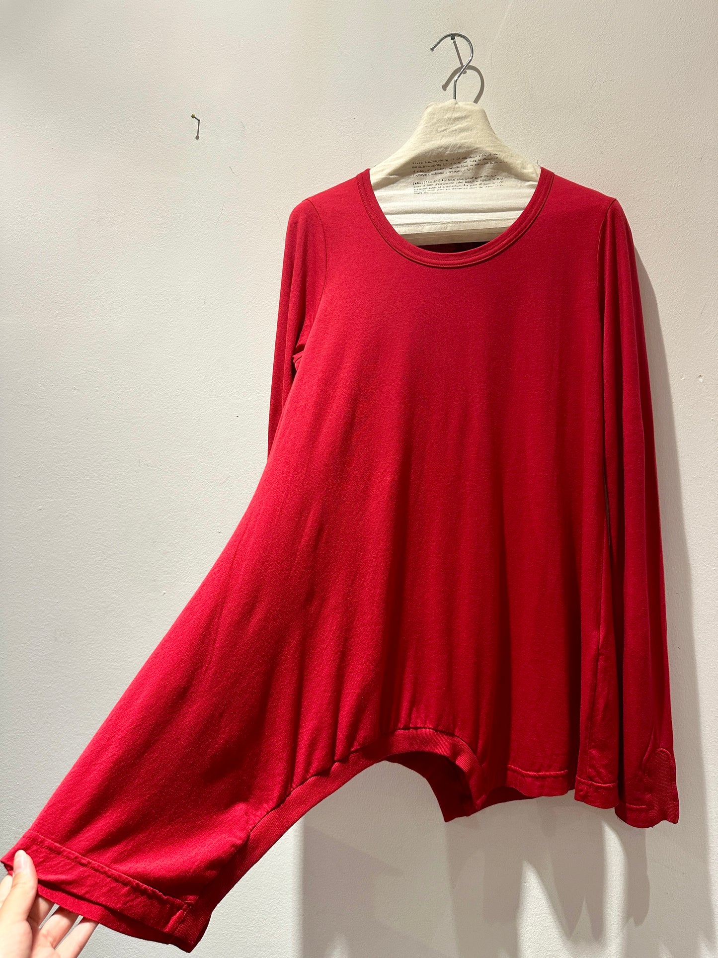 RUNDHOLZ - T-shirt svasata, Red