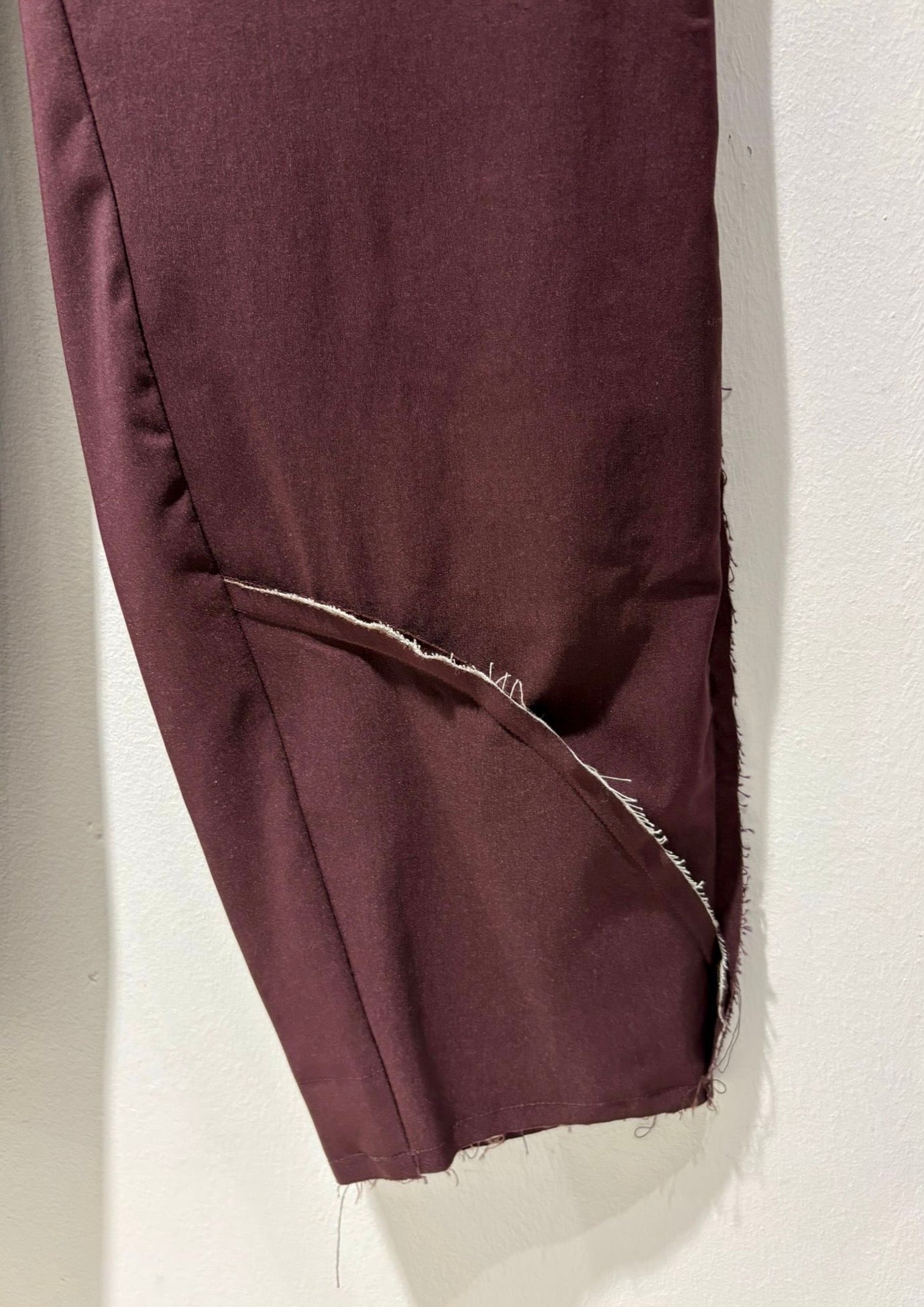 MANESERA - Pantalone con tagli, Vino