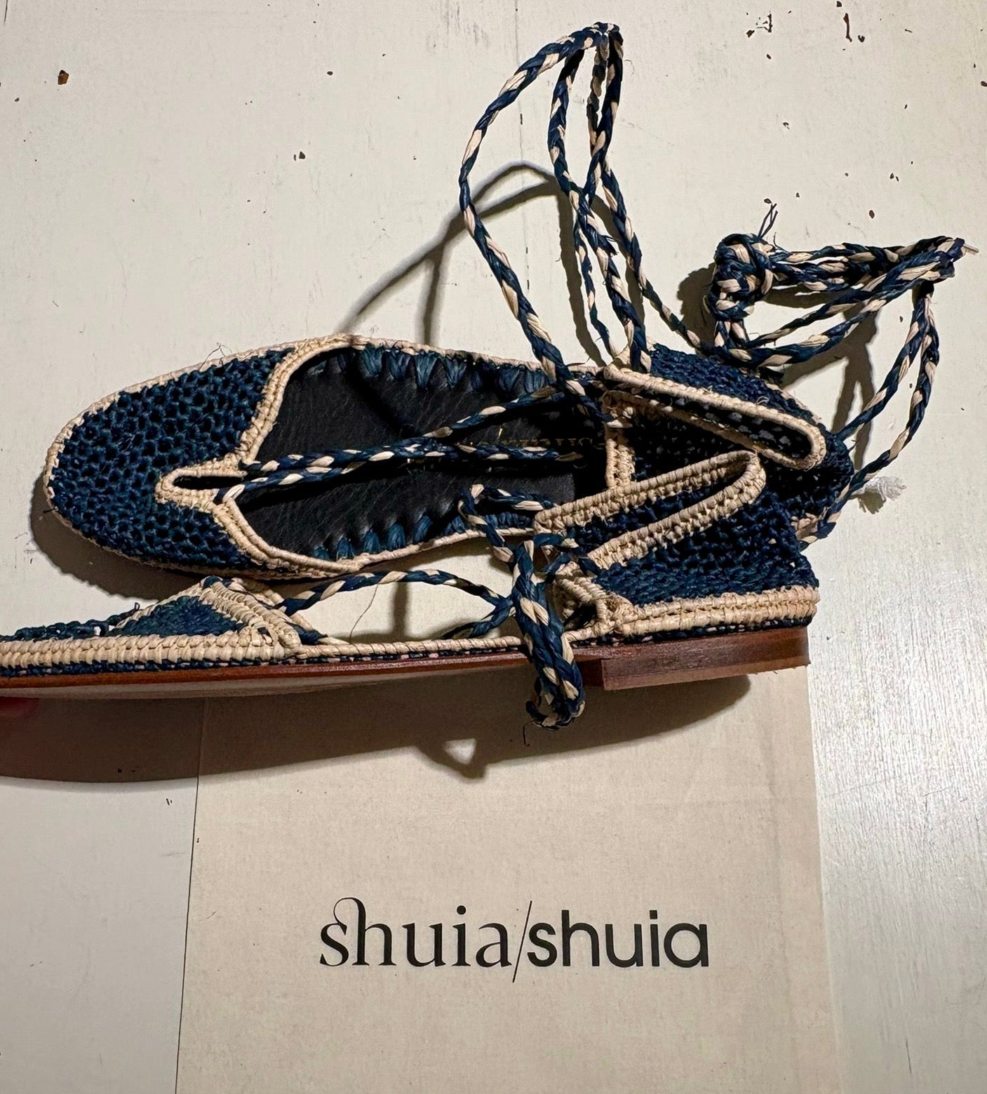 SHUIA SHUIA - Sandalo Rabat, Blu/Naturale