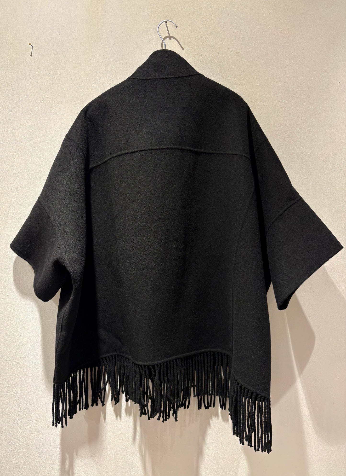 YERSE - Mantella con frange, Nero