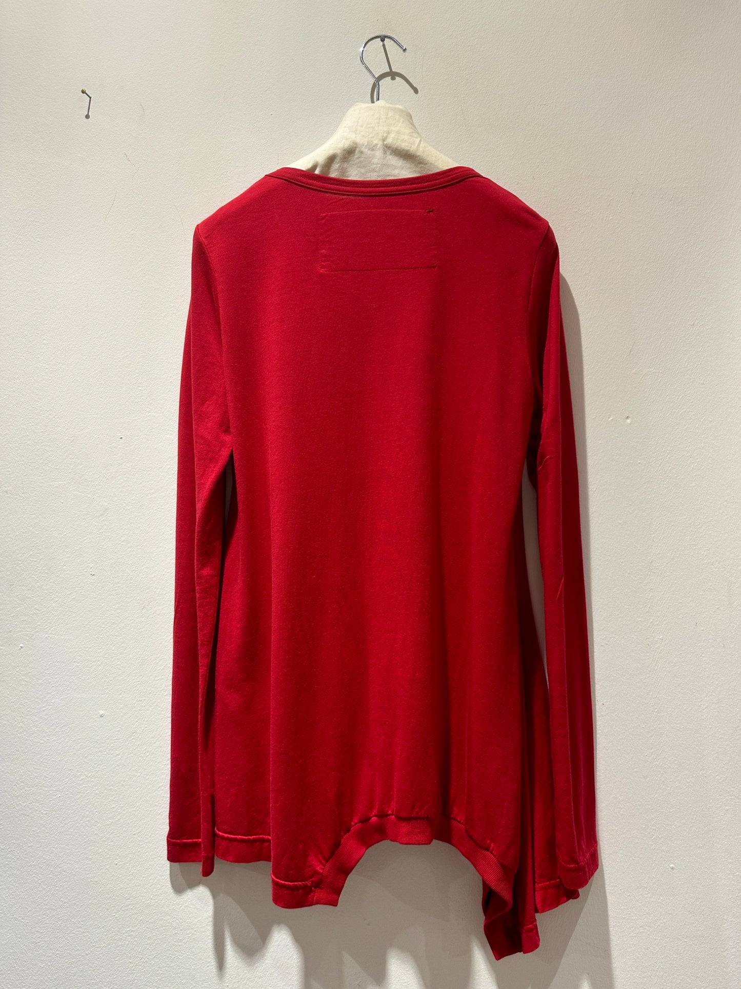 RUNDHOLZ - T-shirt svasata, Red