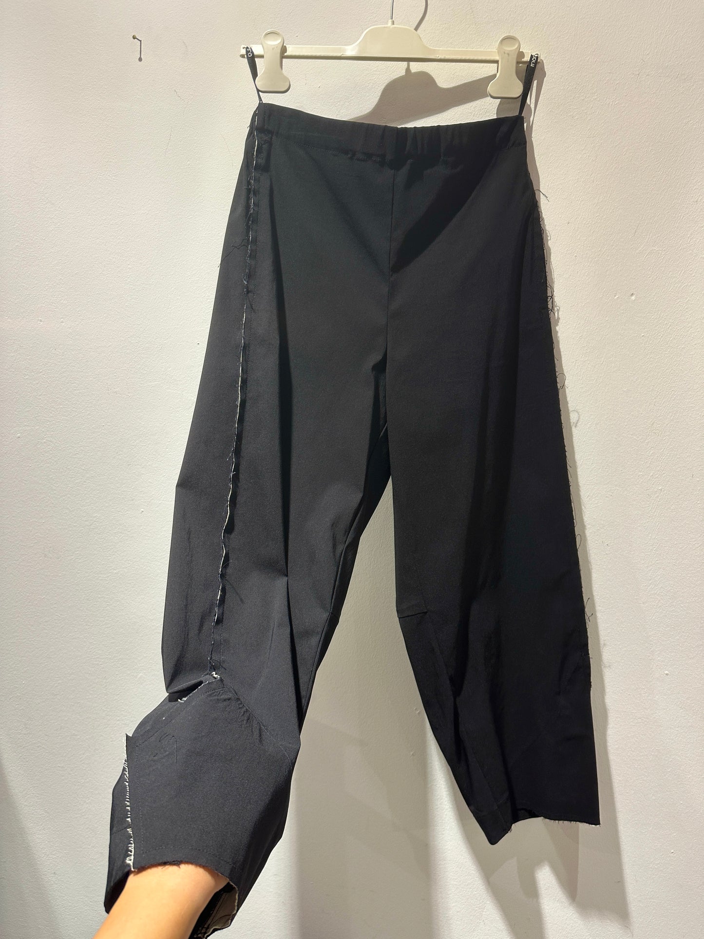 MANESERA - Pantalone tagli, Nero