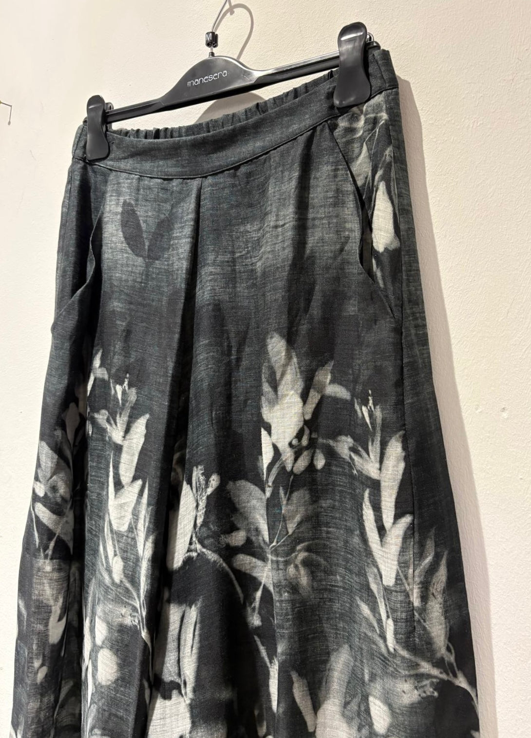 MANESERA - Pantalone stampa floreale, Nero
