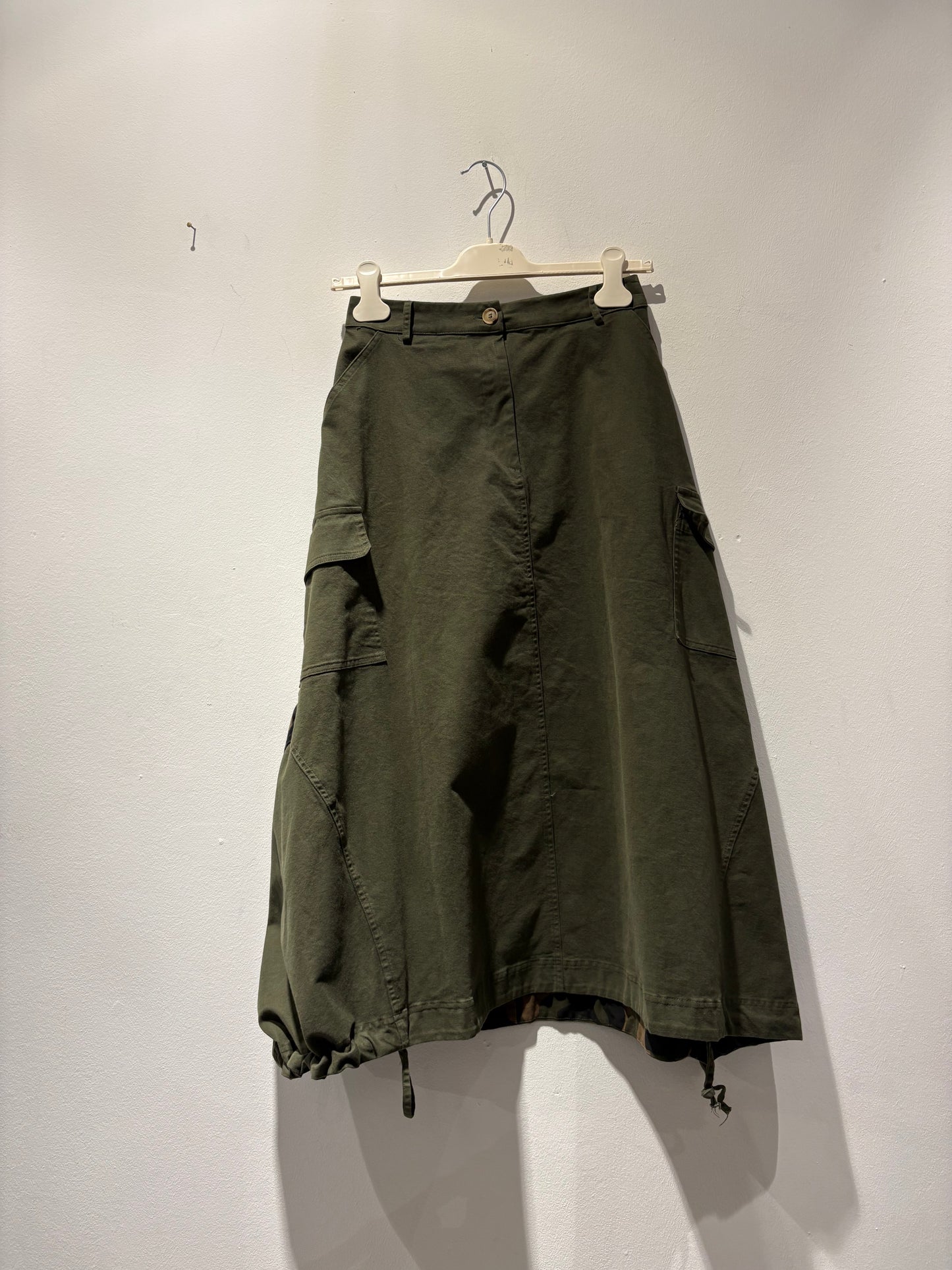TADASHI - Gonna militare con inserti.