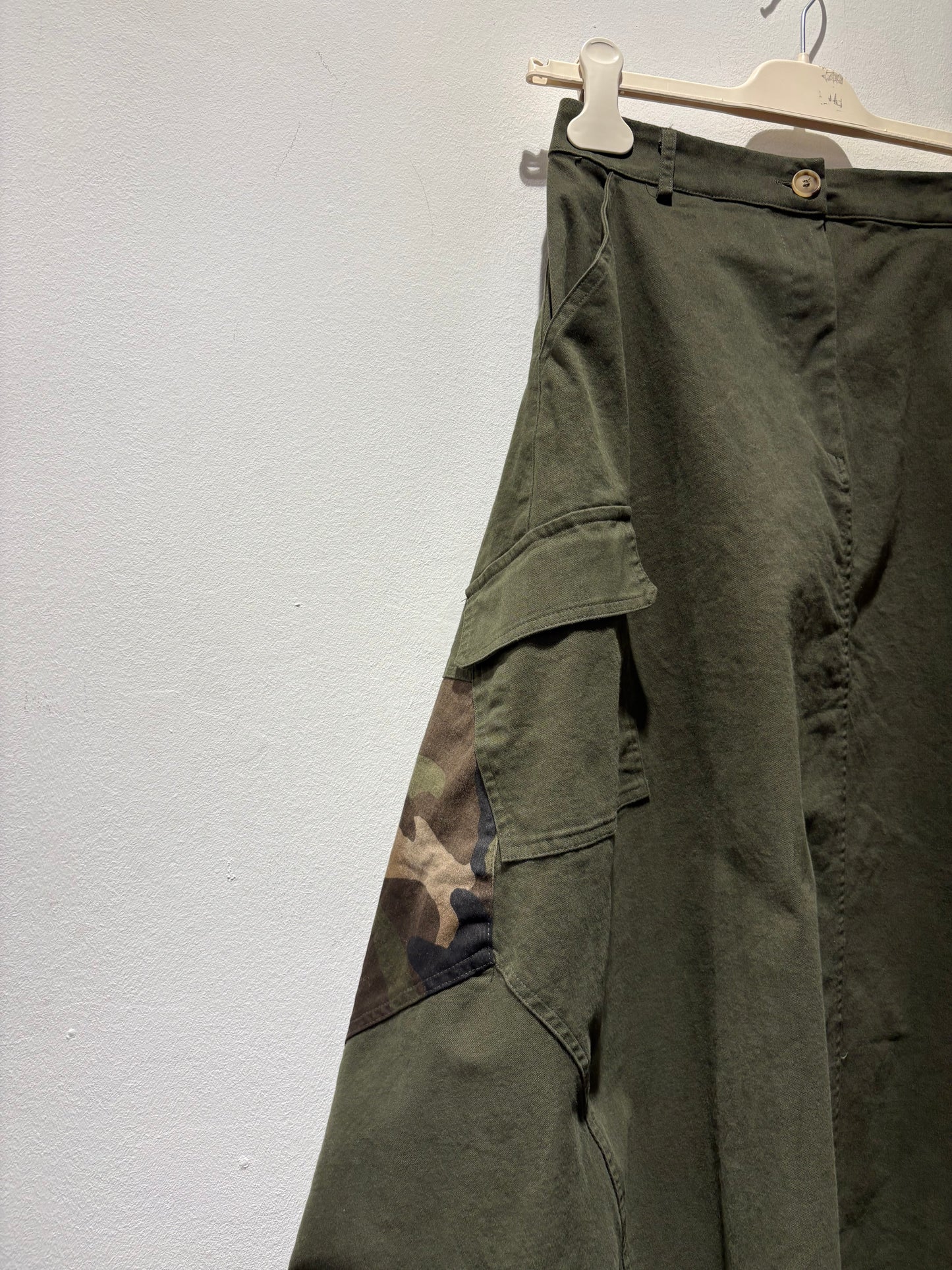 TADASHI - Gonna militare con inserti.